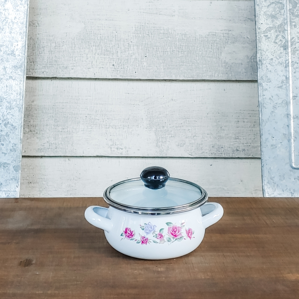 Small dish with lid